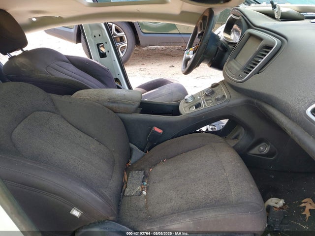 Chrysler 200 Limited 2015 1C3CCCAB5FN588550 Image 5