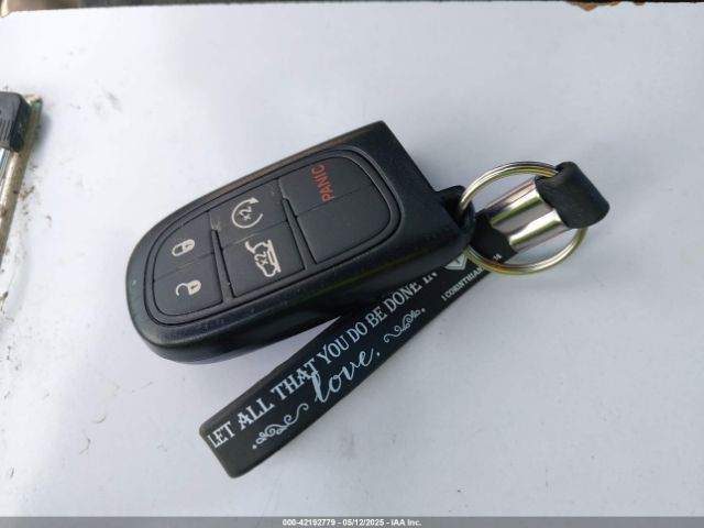 1C4PJLCB0EW319381 Jeep Cherokee Latitude