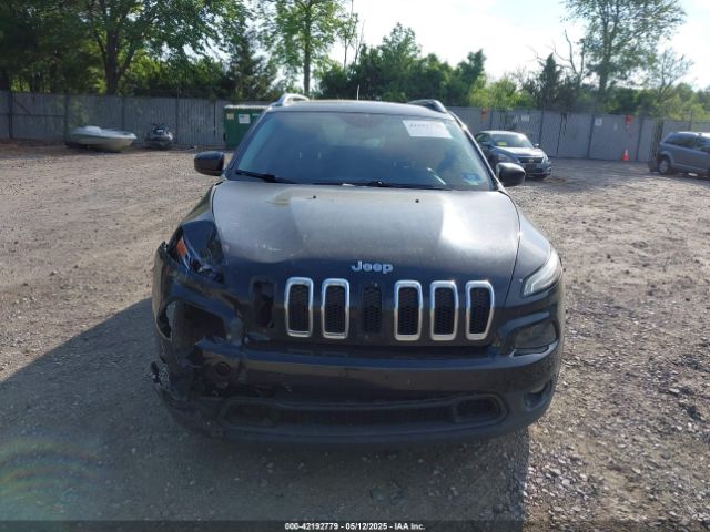 1C4PJLCB0EW319381 Jeep Cherokee Latitude