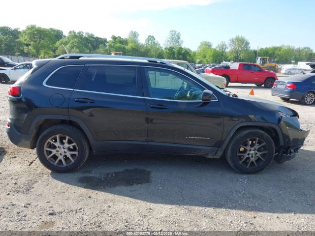 1C4PJLCB0EW319381 Jeep Cherokee Latitude