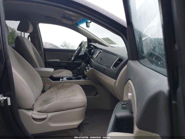 KNDMB5C15G6163280 KIA SEDONA LX
