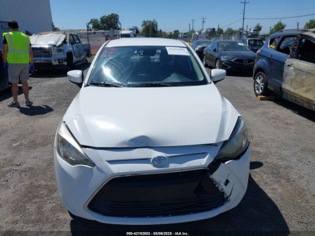 3MYDLBYV1JY329335 Toyota YARIS IA