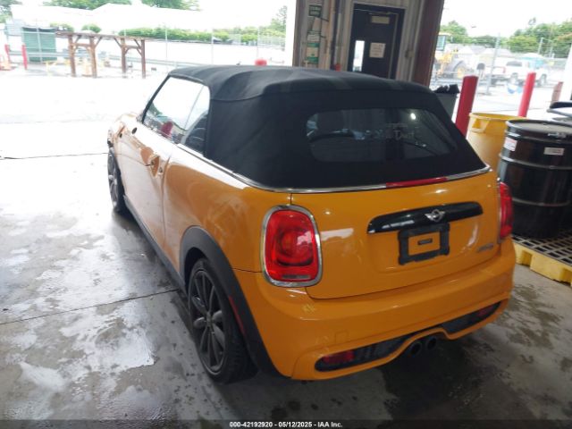 2017 MINI CONVERTIBLE WMWWG9C31H3C81428 Photo 2