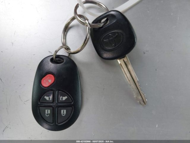 5TDKK3DC7GS712523 Toyota Sienna Le 8 Passenger