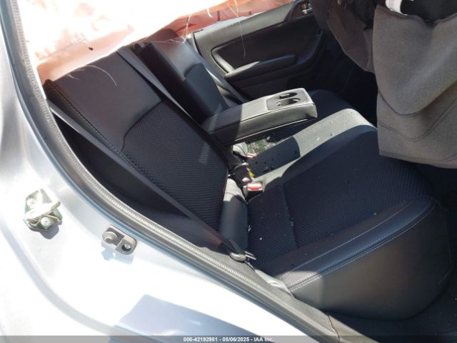 JF2SJAGC6JH563781 Subaru Forester 2.5i Premium