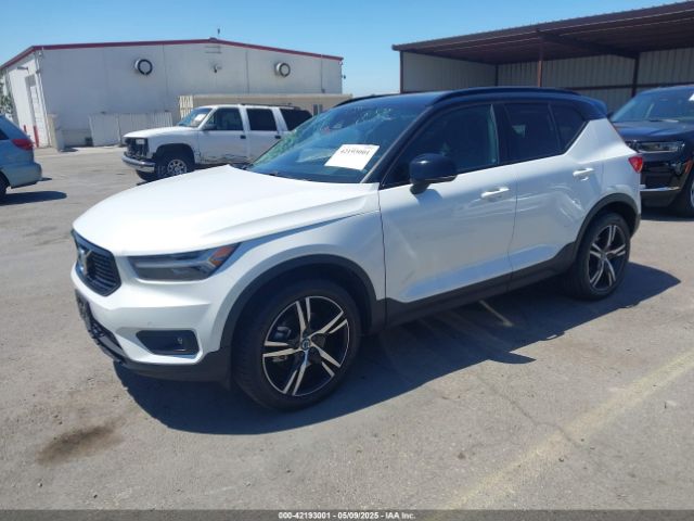 2022 VOLVO XC40 YV4162UM1N2739706 Photo 1