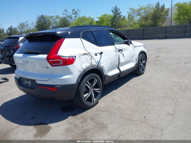 2022 VOLVO XC40 YV4162UM1N2739706 Photo 3