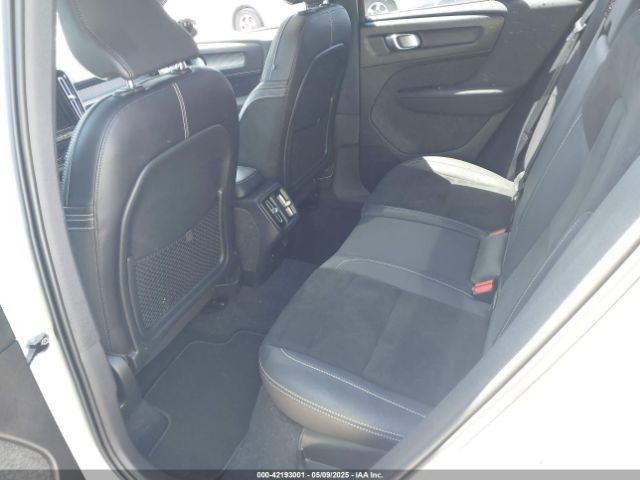 2022 VOLVO XC40 YV4162UM1N2739706 Photo 7