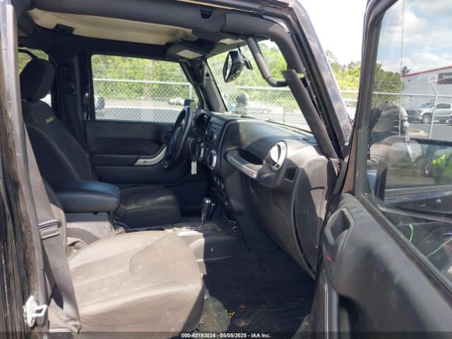 1C4BJWEG6GL108078 Jeep Wrangler Unlimited Sahara