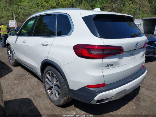 2019 BMW X5 5UXCR6C56KLL09971 Photo 2