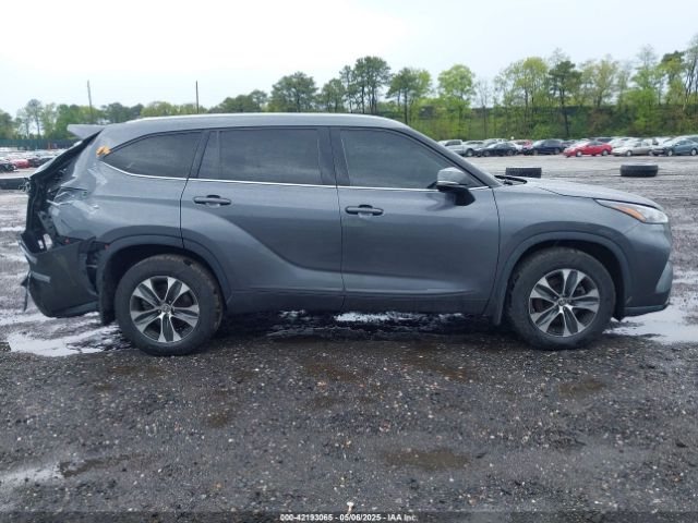 5TDHZRBH1LS024941 Toyota Highlander Xle