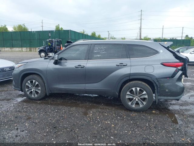 5TDHZRBH1LS024941 Toyota Highlander Xle