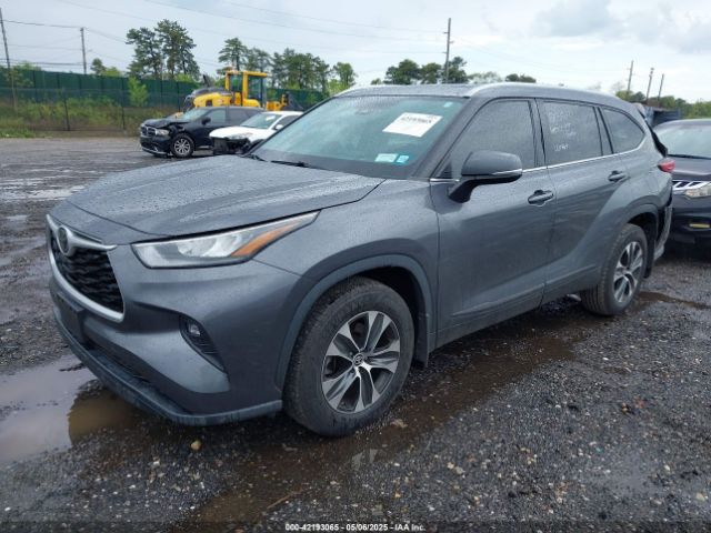 5TDHZRBH1LS024941 Toyota Highlander Xle