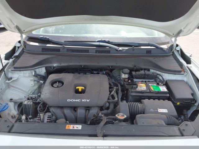 2019 HYUNDAI KONA KM8K12AA1KU379235 Photo 9