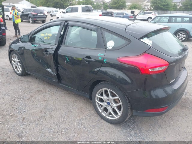 1FADP3K29FL321223 Ford FOCUS SE