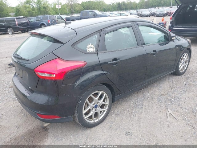 1FADP3K29FL321223 Ford FOCUS SE