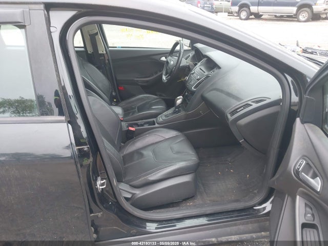 1FADP3K29FL321223 Ford FOCUS SE