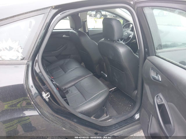 1FADP3K29FL321223 Ford FOCUS SE