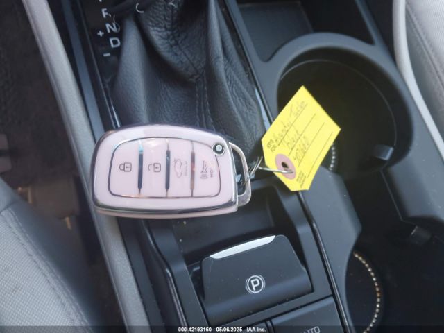KM8J33AL4MU407660 Hyundai Tucson Sport