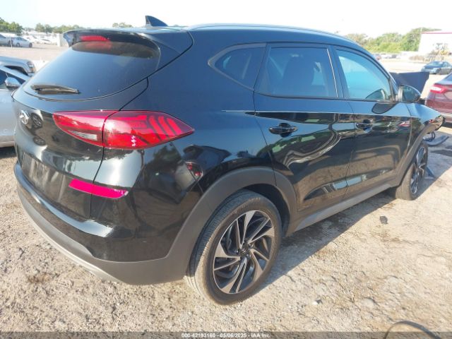 KM8J33AL4MU407660 Hyundai Tucson Sport