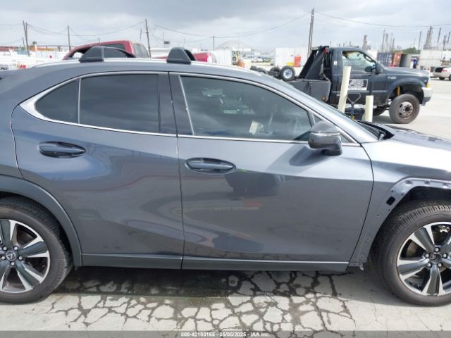 JTHYBJAH7S2016872 Lexus Ux 300h