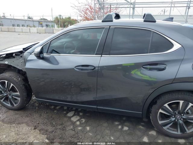 JTHYBJAH7S2016872 Lexus Ux 300h