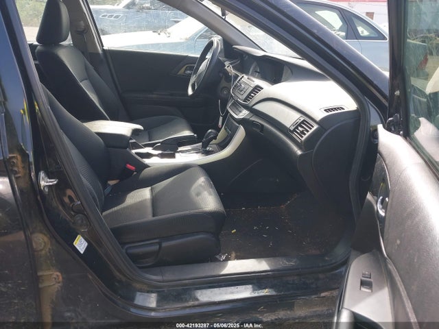 Продажа на аукционе авто 2015 Honda Accord Lx, vin: 1HGCR2F34FA028890, номер лота: 42193287