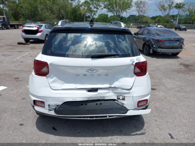 KMHRC8A32NU172418 Hyundai Venue Limited