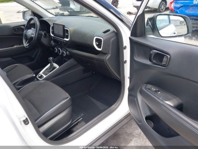 KMHRC8A32NU172418 Hyundai Venue Limited
