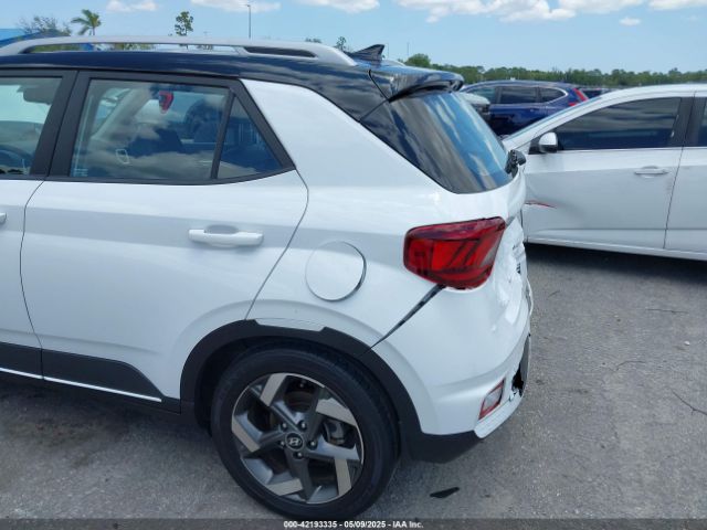 KMHRC8A32NU172418 Hyundai Venue Limited