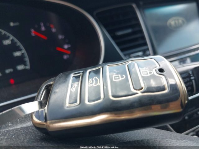 KNALN4D7XF5177306 KIA Cadenza Premium