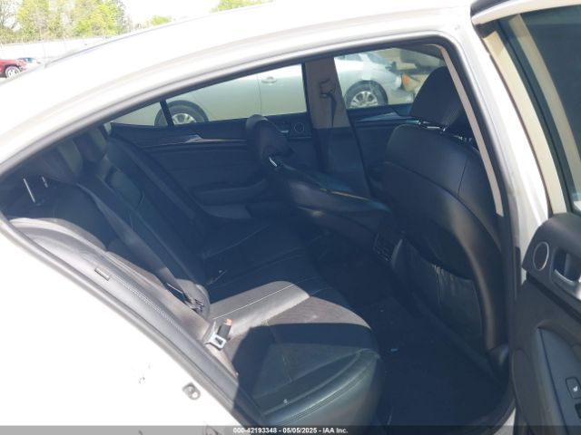 KNALN4D7XF5177306 KIA Cadenza Premium