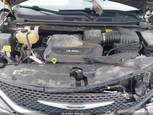 2C4RC1EG8JR293843 Chrysler Pacifica Touring-l Plus