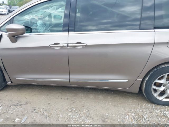 2C4RC1EG8JR293843 Chrysler Pacifica Touring-l Plus