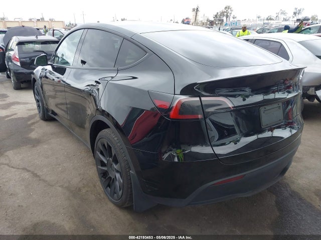 2023 TESLA MODEL Y 7SAYGDEE8PA051798 Photo 2