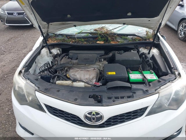 4T1BF1FK3EU317966 Toyota CAMRY SE