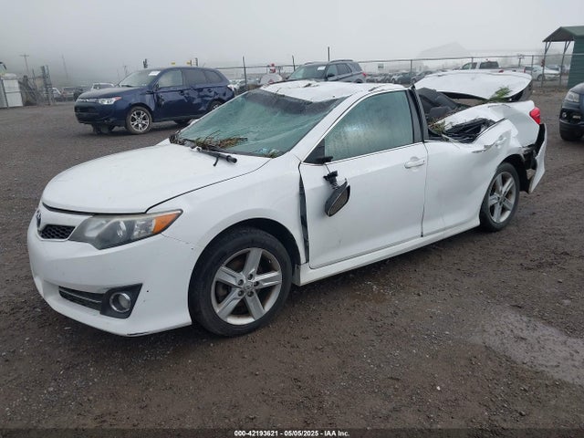 4T1BF1FK3EU317966 Toyota CAMRY SE