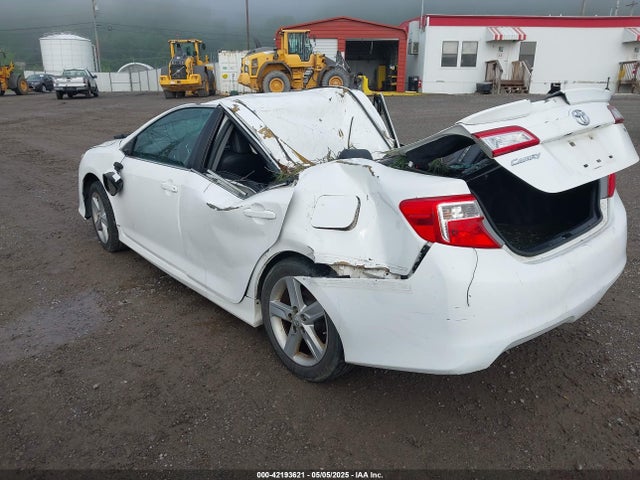 4T1BF1FK3EU317966 Toyota CAMRY SE