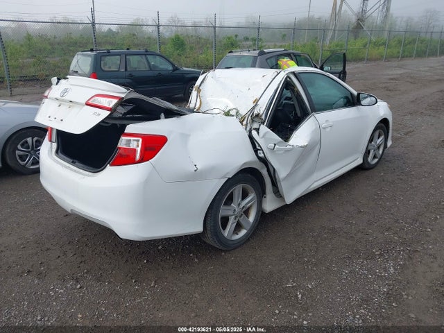 4T1BF1FK3EU317966 Toyota CAMRY SE