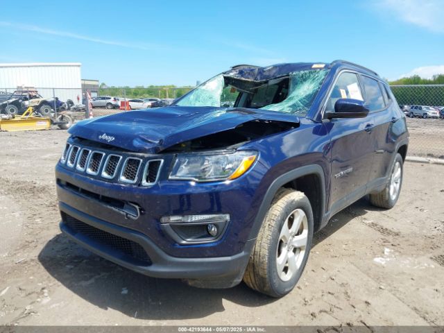 3C4NJDBB4JT418607 Jeep Compass Latitude 4x4