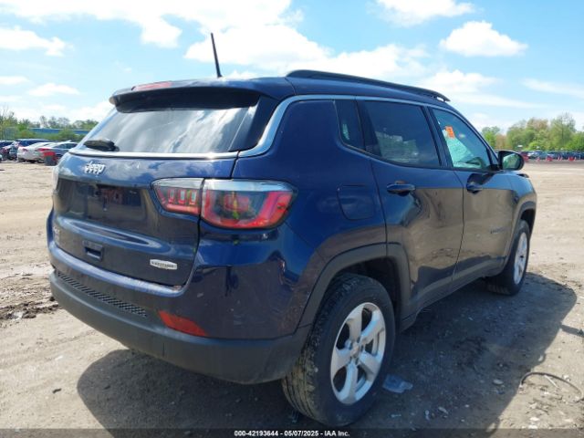 3C4NJDBB4JT418607 Jeep Compass Latitude 4x4