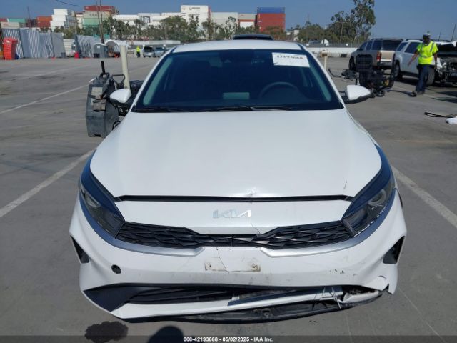 3KPF24AD3NE496228 KIA Forte Lxs