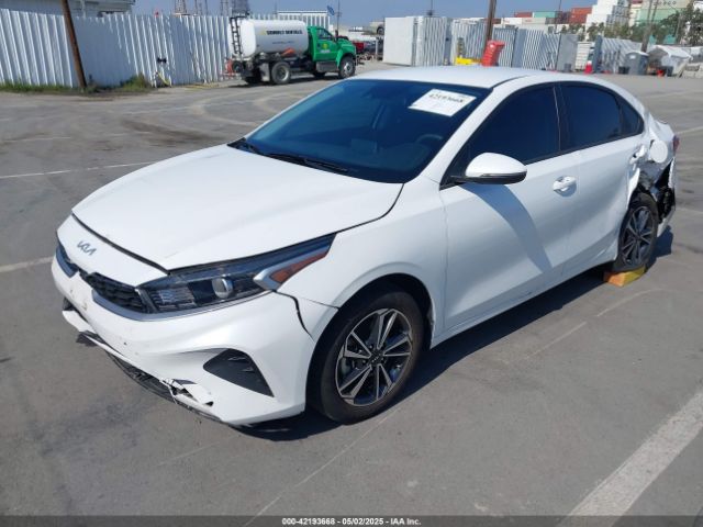 3KPF24AD3NE496228 KIA Forte Lxs