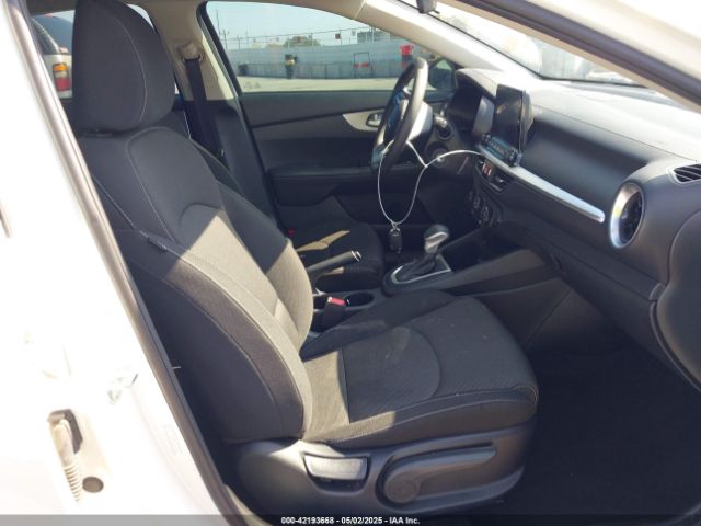 3KPF24AD3NE496228 KIA Forte Lxs