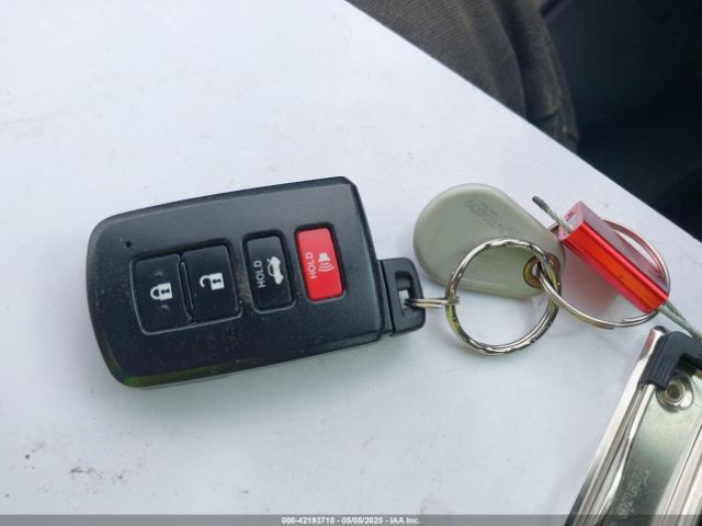 2T1BURHE4HC811111 Toyota Corolla Xle