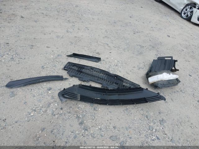 2T1BURHE4HC811111 Toyota Corolla Xle