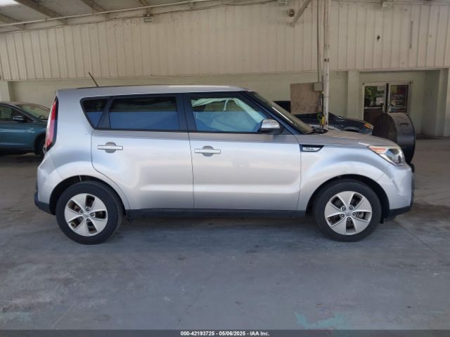KNDJN2A26F7817006 KIA Soul