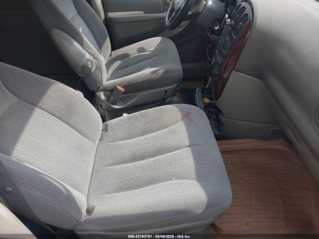 2004 CHRYSLER TOWN & COUNTRY 2C4GP44R74R611567 Photo 4