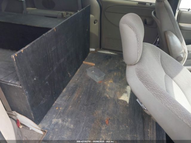 2004 CHRYSLER TOWN & COUNTRY 2C4GP44R74R611567 Photo 7