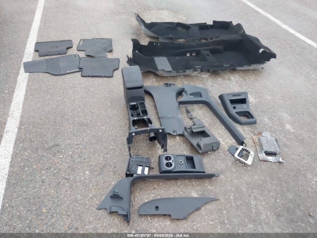 WVGBV7AX0FW566983 Volkswagen Tiguan Sel